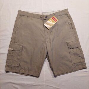 Wrangler Cargo Shorts Men’s 36 Khaki Beige NWT Classic Fit